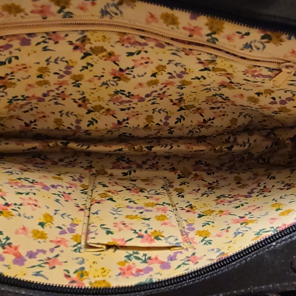 Embossed bag - Picture 4 of 4
